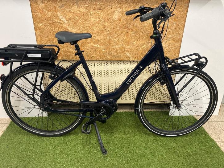 CORTINA E COMMON 2023 DAMESFIETS 55 CM 750WH ACCU BELT DRIVE, Fietsen en Brommers, Fietsen | Dames | Damesfietsen, Zo goed als nieuw