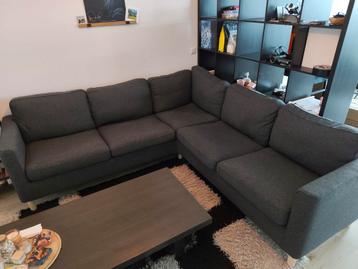 Hoekbank Ikea Pärup donkergrijs - 1 jaar oud beschikbaar voor biedingen
