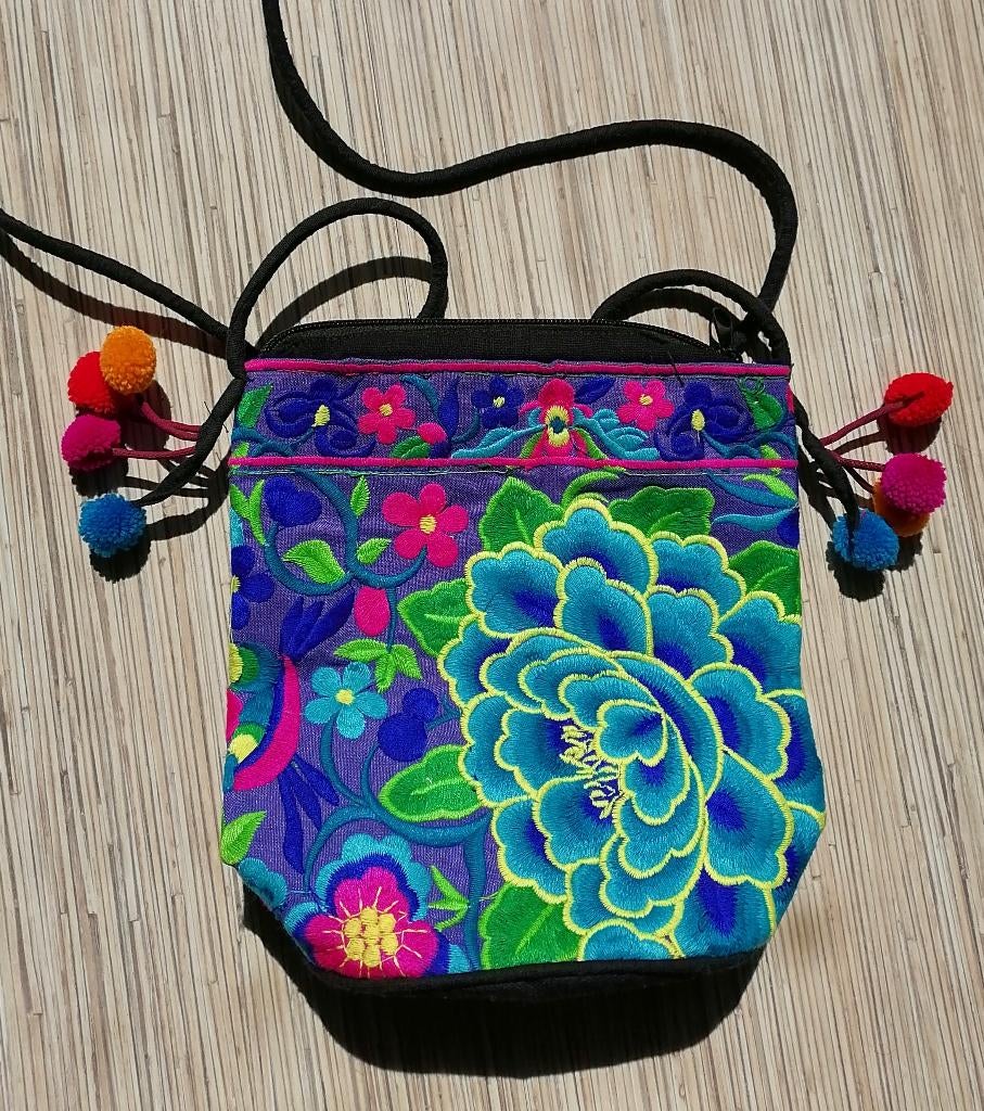 Nieuwe handgemaakte etnische Hmong schoudertas veelkleurig, Ophalen of Verzenden, Nieuw, Overige kleuren