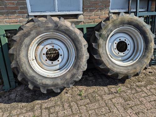 Set voorwielen Case International, Zakelijke goederen, Agrarisch | Onderdelen | Banden, Velgen en Assen, Ophalen