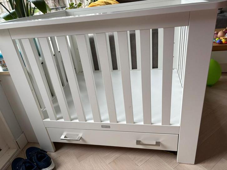 Coming witte kinderbox met lade., Kinderen en Baby's, Boxen, Gebruikt, Rechthoekig, In hoogte verstelbaar, Lade, Ophalen