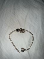 Pandora armband met 3 bedels (paard, koe, 2 paarden), Ophalen of Verzenden, Zo goed als nieuw, Zilver, Met bedels of kralen