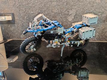 Lego technic BMW R1200 GS Adventure motor 42063 compleet beschikbaar voor biedingen