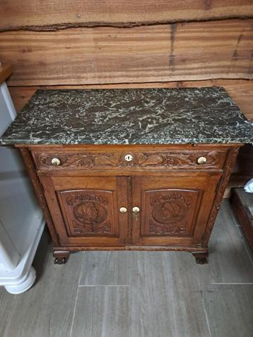 antiek/ vintage kastje. met marmeren blad. beschikbaar voor biedingen