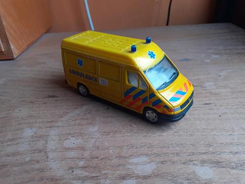 Mercedes Benz ambulance voertuig, Verzamelen, Speelgoed, Gebruikt, Ophalen of Verzenden