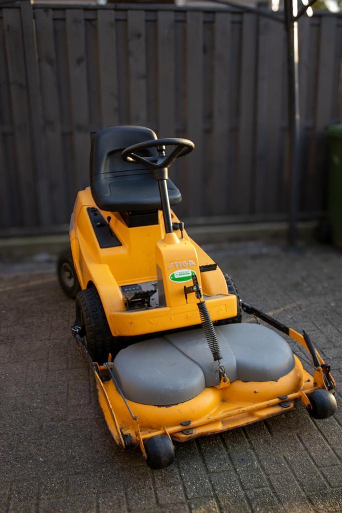 Stiga Villa met accessoires, Tuin en Terras, Zitmaaiers, Gebruikt, Ophalen