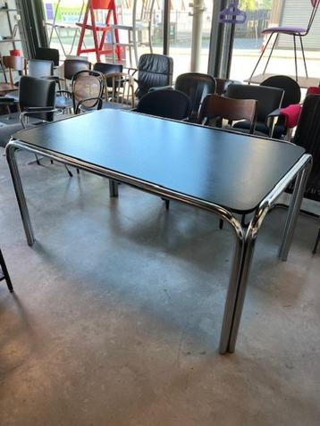Jaren 70 eettafel vintage eetkamertafel retro tafel design beschikbaar voor biedingen
