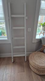 Witte ladder - decoratief of functioneel, Doe-het-zelf en Verbouw, Ladders en Trappen, Ophalen, Gebruikt, Ladder, Minder dan 2 meter