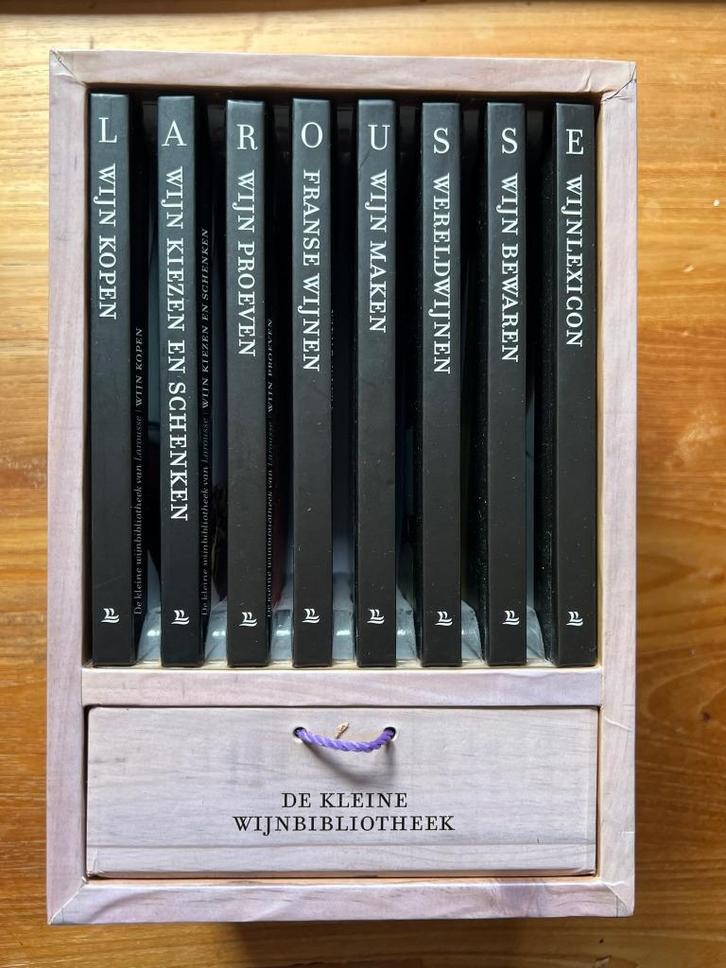 De Kleine Wijnbibliotheek, Larousse, Boeken, Kookboeken, Zo goed als nieuw, Ophalen of Verzenden