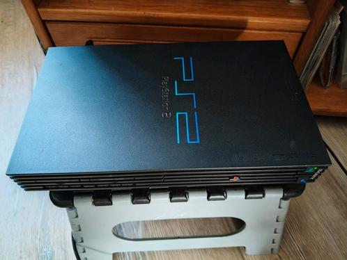 PlayStation 2 en meer ..., Spelcomputers en Games, Spelcomputers | Sony PlayStation 2, Gebruikt, Zwart, Met 2 controllers, Ophalen