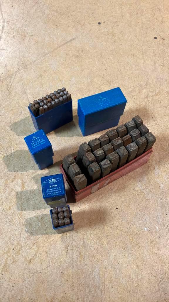 Slag letter punch stempel, Doe-het-zelf en Verbouw, Gereedschap | Handgereedschap, Zo goed als nieuw, Ophalen of Verzenden
