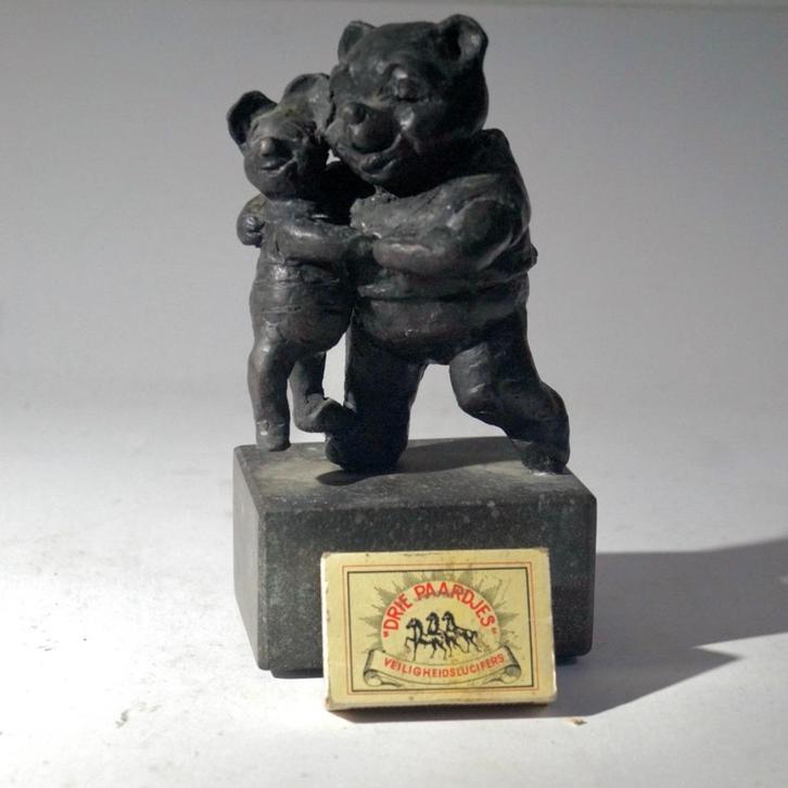 2513-Bronzen beeldje – Inez Berserik - Dansende beren, Verzamelen, Beelden en Beeldjes, Zo goed als nieuw, Dier, Ophalen of Verzenden