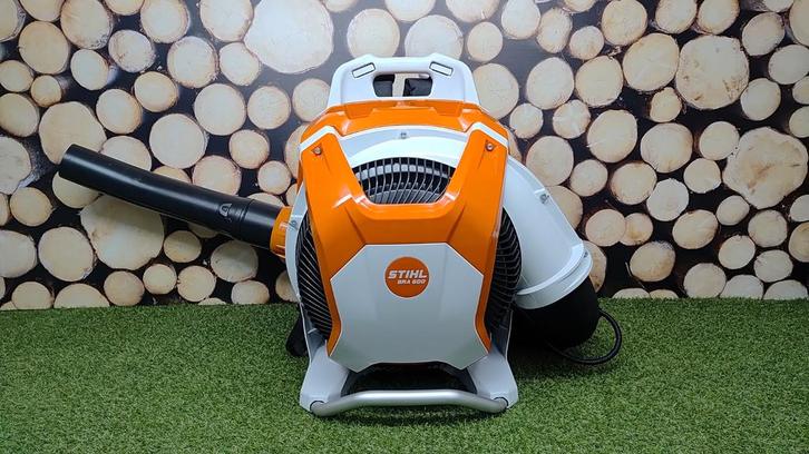 NIEUWE Stihl BRA 600 Ruggedragen Accu Bladblazer - BODY, Tuin en Terras, Bladblazers, Nieuw, Ruggedragen, Accu, Ophalen of Verzenden