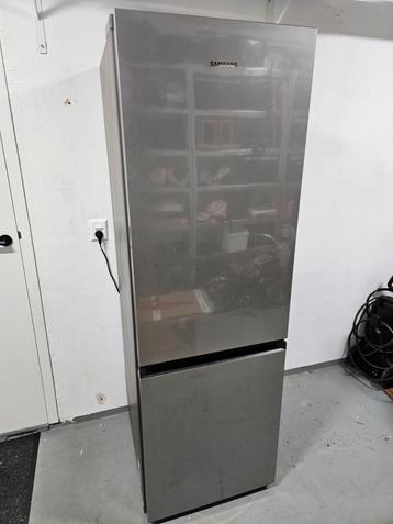 Koelvriescombinatie - Perfect voor elk huishouden! beschikbaar voor biedingen
