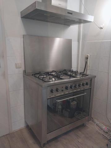 INDESIT fornuis 90cm 5-Pits gas en electrische oven beschikbaar voor biedingen