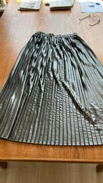 Vintage zilverkleurige plissérok mt 40/42, Overige kleuren, Onder de knie, Ophalen, Maat 38/40 (M)