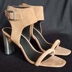 Mooie stijlvolle dames schoenen met zilverkleurige hak, Kleding | Dames, Schoenen, Ophalen of Verzenden, Zo goed als nieuw, Overige kleuren