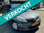 Toyota Yaris 1.3 VVT-i Comfort 100 pk, Origineel Nederlands, Te koop, Zilver of Grijs, 5 stoelen