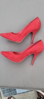 Rode Pumps - Maat 38, Wild Diva Lounge, Ophalen of Verzenden, Zo goed als nieuw, Rood