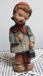 BEELDJE “Meisje met Rood Kapje” gesigneerd G.L.V. Jaren ’70, Antiek en Kunst, Ophalen of Verzenden