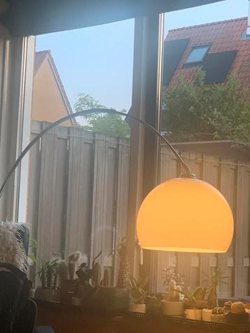 Wit booglamp Vloerlamp wit beschikbaar voor biedingen