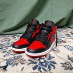 Air jordan 1 mid Red/Black/white Maat 43, Kleding | Heren, Schoenen, Ophalen of Verzenden, Gedragen
