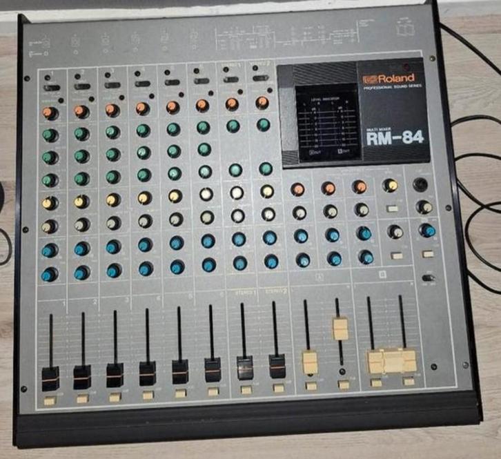 Roland RM-84 mengpaneel, Muziek en Instrumenten, Mengpanelen, Zo goed als nieuw, Ophalen