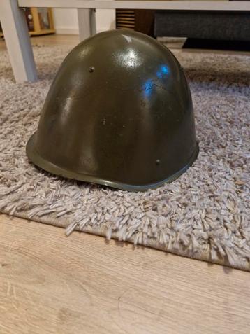 Vintage Legerhelm beschikbaar voor biedingen