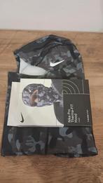 Nike Pro Therma-FIT Hood Muts Camo, Kleding | Heren, Mutsen, Sjaals en Handschoenen, Verzenden, Nike, Nieuw, Overige maten