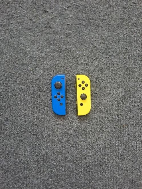 Twee sets originele joycontrollers nintendo switch, Spelcomputers en Games, Games | Nintendo Switch, Ophalen