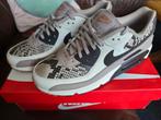 Nike Air Max 90 SE Snakeskin - Nieuwstaat!, Kleding | Dames, Schoenen, Ophalen, Beige, Nike, Sneakers of Gympen