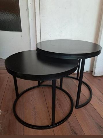 Te koop,2salontafel bijzettafel.  beschikbaar voor biedingen