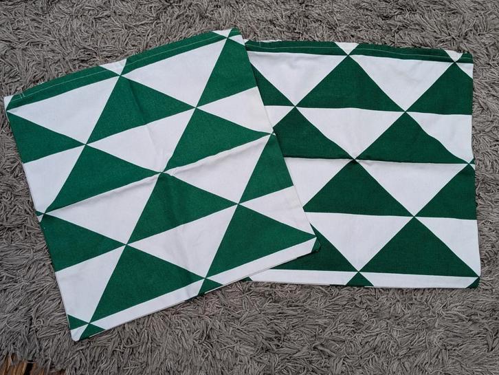 Set kussenhoezen groen wit geografische print!, Huis en Inrichting, Woonaccessoires | Kussens, Zo goed als nieuw, Groen, Vierkant