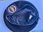 baret met embleem verbindingstroepen, Ophalen of Verzenden, Landmacht, Nederland, Kleding of Schoenen