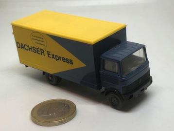 Oude Mercedes 813 Bakwagen met Laadklep, Wiking beschikbaar voor biedingen