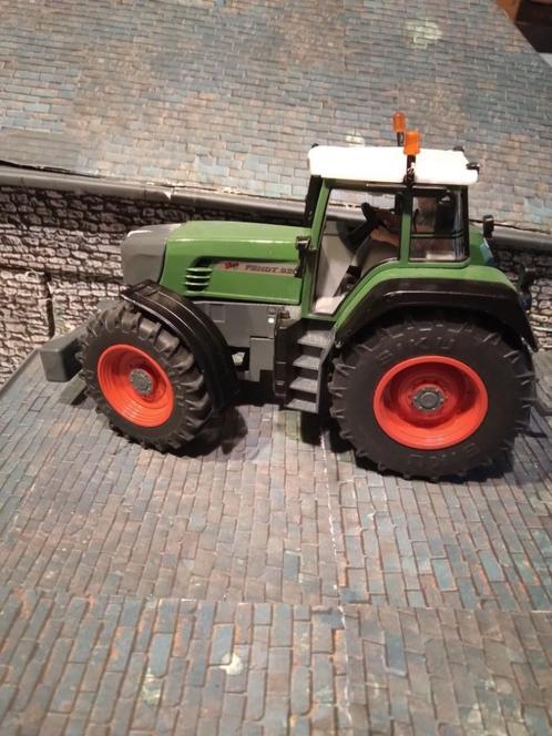 Fendt 926 Vario Siku Farmer+ met frontgewicht en chauffeur, Hobby en Vrije tijd, Modelauto's | 1:32, Zo goed als nieuw, Tractor of Landbouw