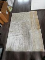 Opknapper, mooi hoogpolig tapijt, Ophalen, Hoogpolig, Wit, 150 tot 200 cm