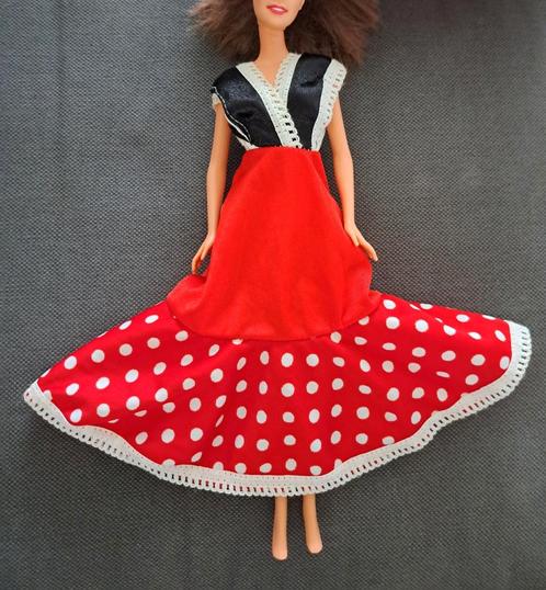 Jurk voor barbie formaat pop Mickey mouse jurk?, Verzamelen, Poppen, Gebruikt, Pop, Ophalen of Verzenden