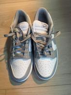 Nike dunk low maat 42, Kleding | Dames, Schoenen, Nieuw, Ophalen of Verzenden, Sneakers of Gympen, Grijs