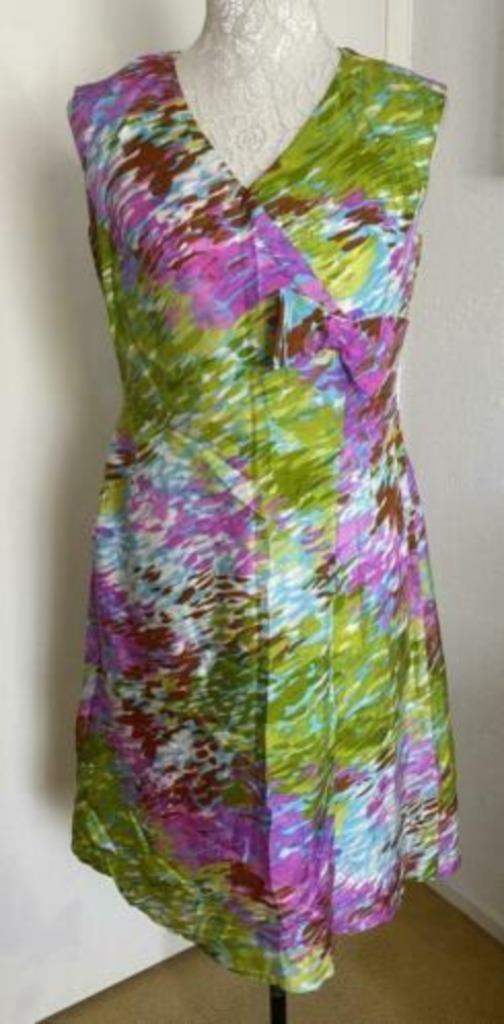 Zijden jurk maat M [v], Kleding | Dames, Jurken, Zo goed als nieuw, Maat 38/40 (M), Overige kleuren, Knielengte, Ophalen of Verzenden