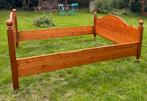 Grenenhout bedframe (160-200) met bijbehorende commode, Ophalen, Gebruikt, Bruin, Tweepersoons