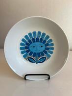 Zeldzaam Fins Arabia ‘Daisy’ Bord Blauw Esteri Tomula 1958, Antiek en Kunst, Ophalen of Verzenden