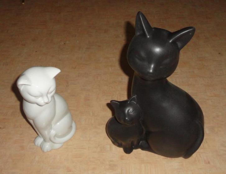 2 katten beelden (keramiek), Verzamelen, Beelden en Beeldjes, Zo goed als nieuw, Dier, Ophalen of Verzenden