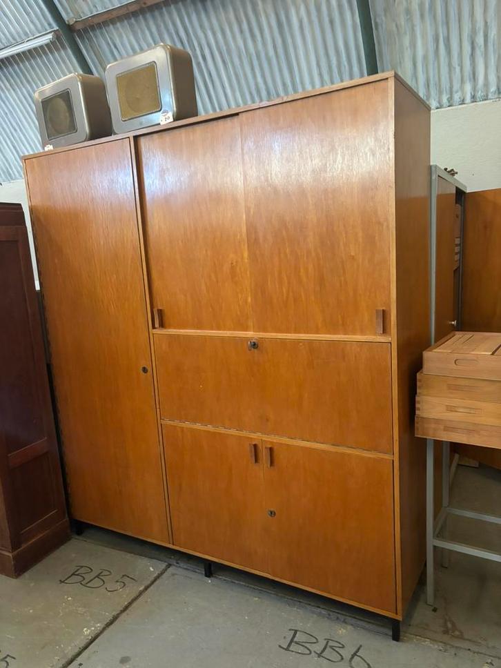Vintage kledingkast, Huis en Inrichting, Kasten | Kledingkasten, Gebruikt, 150 tot 200 cm, 150 tot 200 cm, 50 tot 75 cm, Met deur(en)
