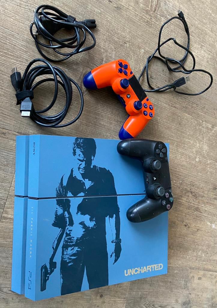 Sony Playstation PS4 Uncharted 4 limited edition 1TB, Spelcomputers en Games, Spelcomputers | Sony PlayStation 4, Met 2 controllers