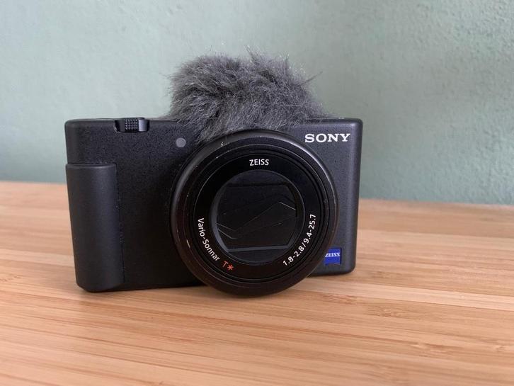 Sony ZV-1 Vlog Camera (hele goede staat!), Audio, Tv en Foto, Videocamera's Digitaal, Zo goed als nieuw, Camera, Geheugenkaart