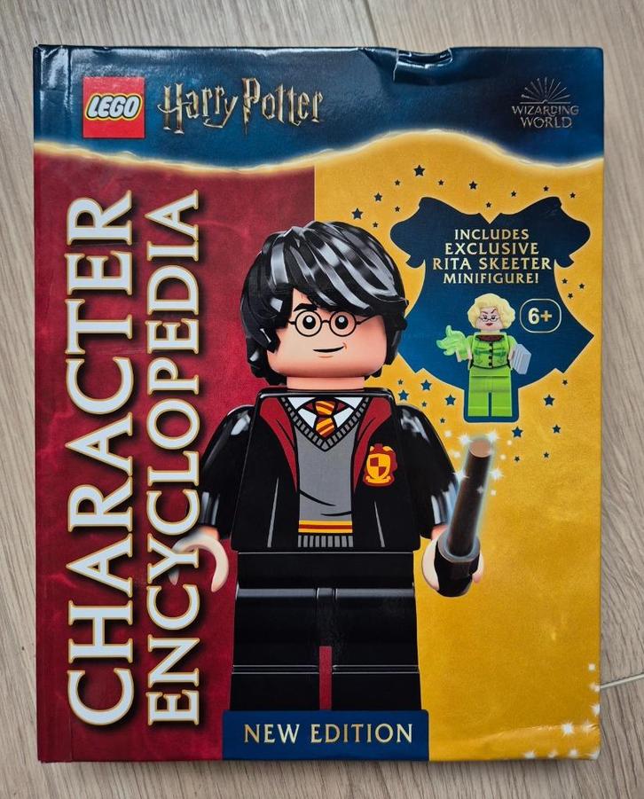 Harry Potter LEGO Character Encyclopedia met Rita Skeeter, Verzamelen, Harry Potter, Gebruikt, Boek of Poster, Ophalen of Verzenden