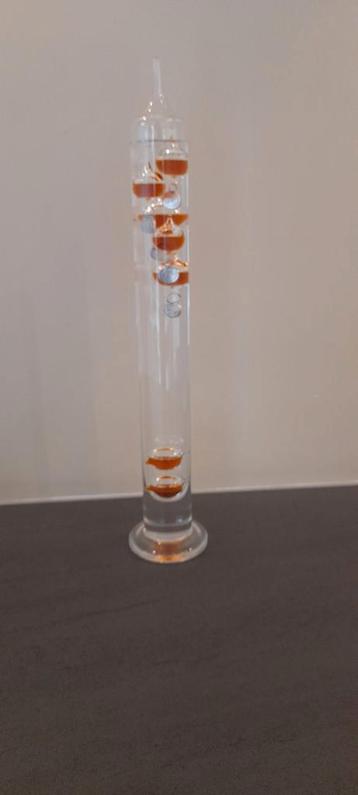 Galileo Thermometer - Tijdloos Design beschikbaar voor biedingen