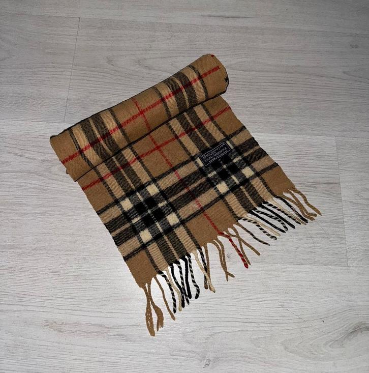 Burberry sjaal, Huis en Inrichting, Woonaccessoires | Plaids en Woondekens, Nieuw, Ophalen of Verzenden