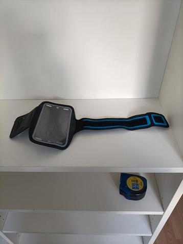 Sportarmband voor telefoon beschikbaar voor biedingen